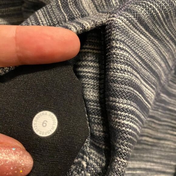 Lululemon Women’s‎ 6 Hoodie Define Jacket Heathered Black White Full Zip Sporty - Picture 3 of 16